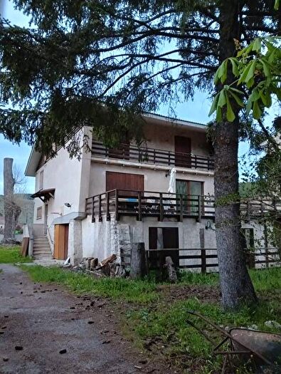 Casa in affitto in Viale delle Vittime Maggio, Centro, Rocca di Mezzo