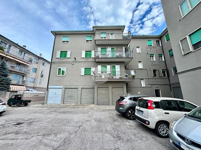 Appartamento quadrilocale in vendita in Borgo S Giovanni, Chioggia