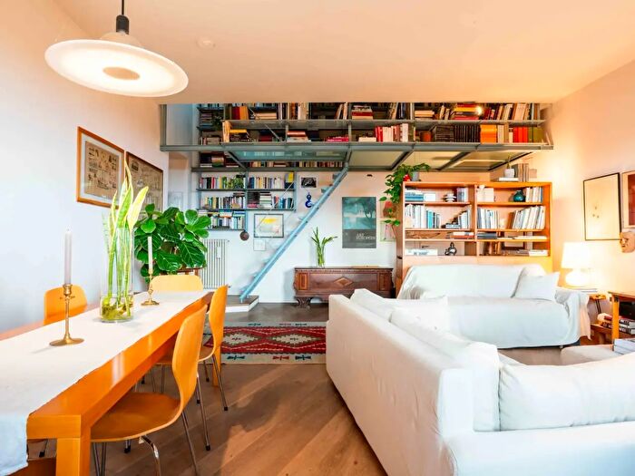 Appartamento con 5 locali in vendita in Via del Porrione, Siena