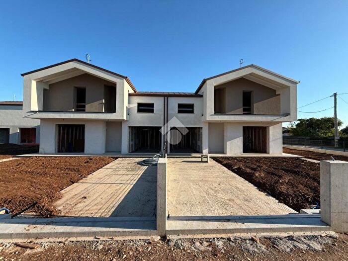Casa quadrilocale in vendita in Via Monte Santo, Istrana