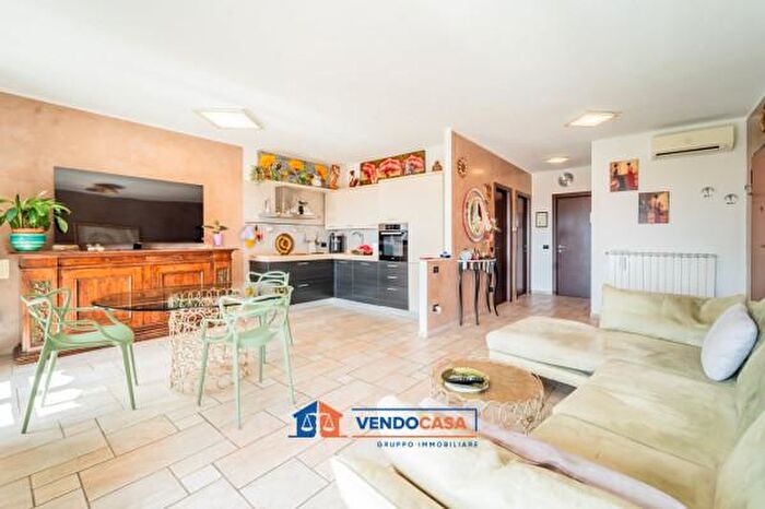 Appartamento quadrilocale in vendita in Via Ponte Strada, Massa