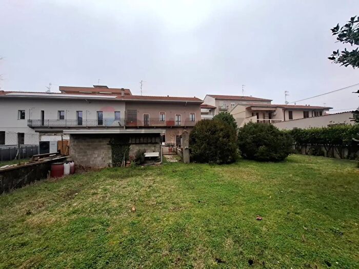 Casa trilocale in vendita in Via Ghedi, Busto Arsizio