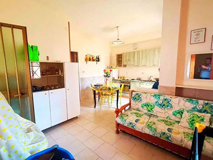 Appartamento trilocale in vendita in Via del Mare, Scalea