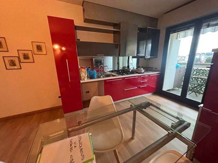 Appartamento trilocale in affitto in Via Carlo Serassi, Borgo Palazzo, Bergamo