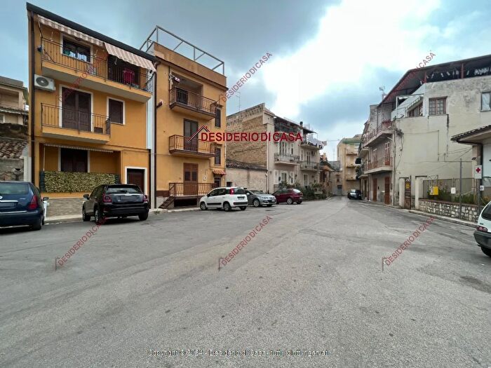 Casa con 5 locali in vendita in Piazza Sicilia Casteldaccia Pa Italia, Casteldaccia