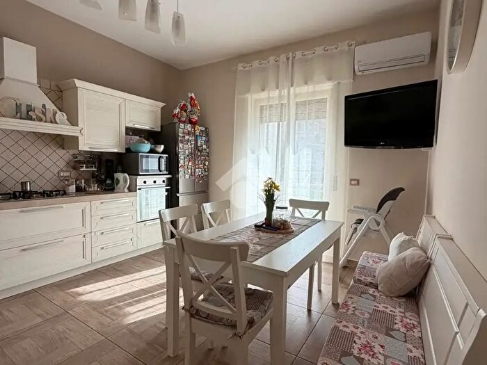 Appartamento trilocale in vendita in Via IV Novembre, Volla