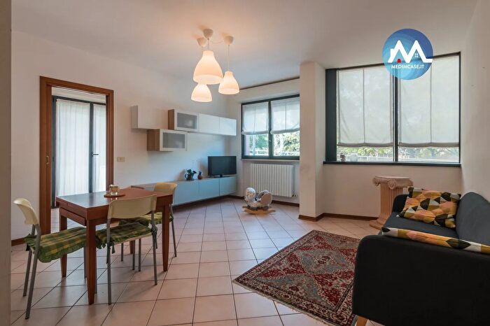 Appartamento trilocale in vendita in Via Montegrappa, Pesaro