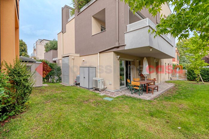 Appartamento trilocale in vendita in Via del Barroccio, Bologna