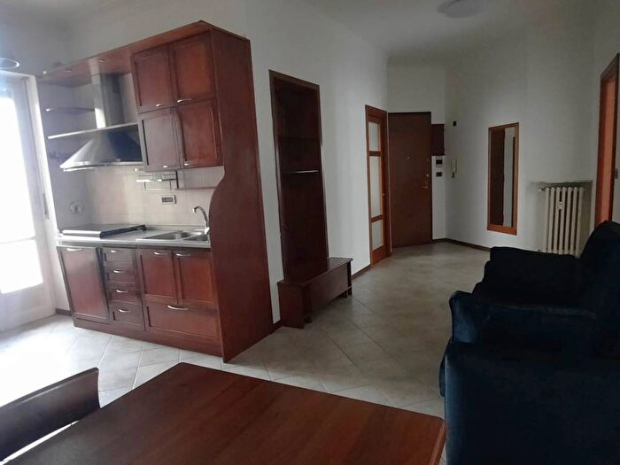 Appartamento trilocale in affitto in Via Pallanza, Vanchiglietta, Torino