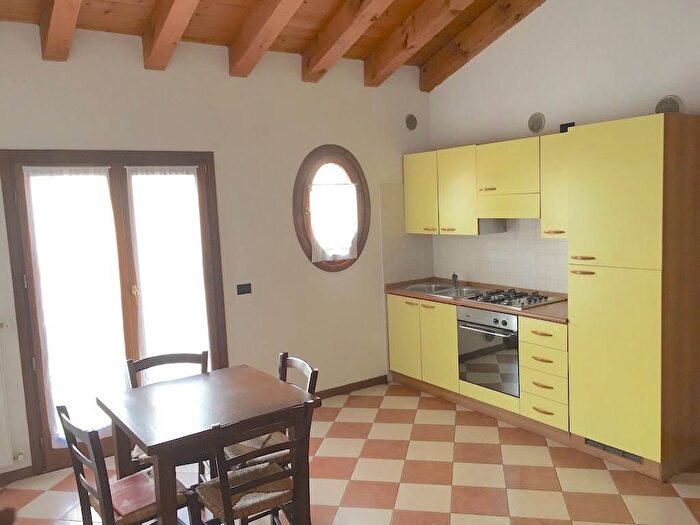 Appartamento trilocale in affitto in Paderno di Ponzano, Ponzano, Ponzano Veneto