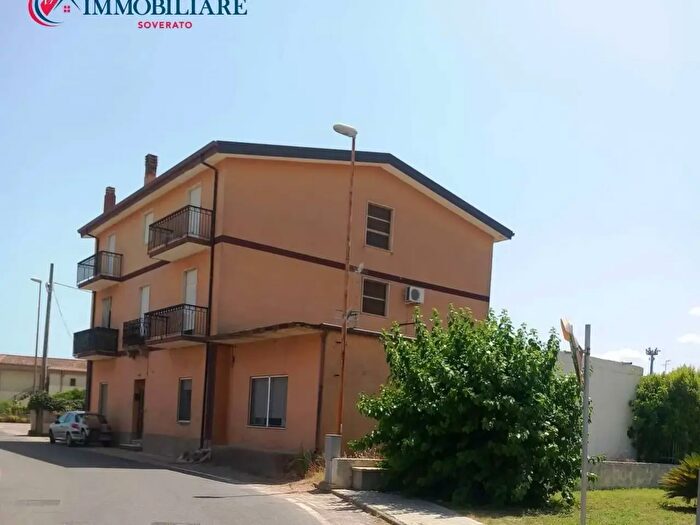 Appartamento trilocale in vendita in Kennedy, Davoli