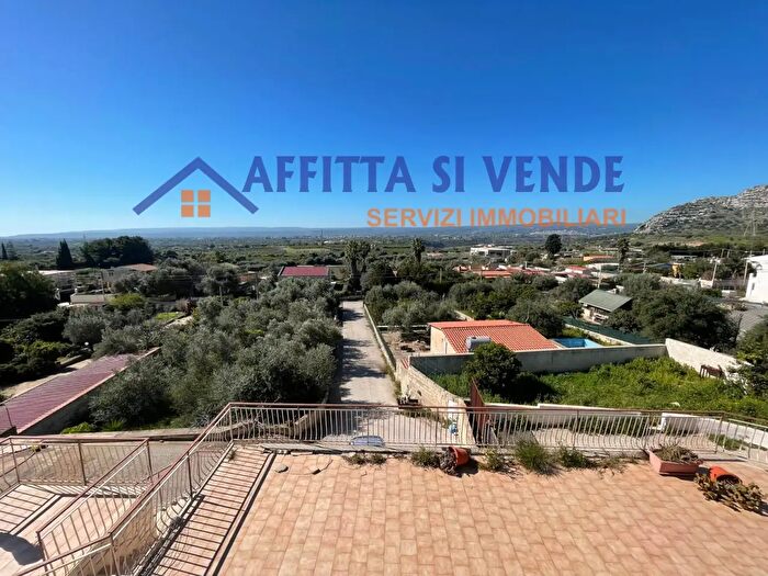 Appartamento quadrilocale in affitto in Via Luigi Volpicelli, Siracusa