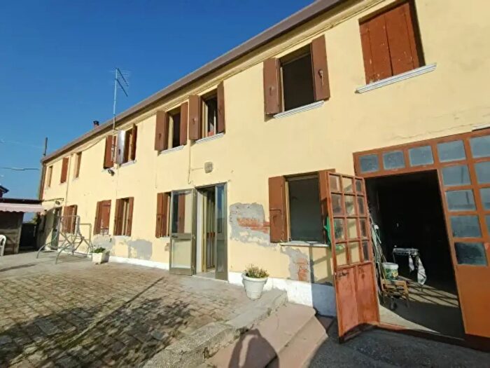 Casa con 6 locali in vendita in Strada Cavedon, Adria