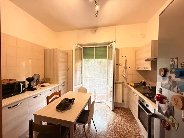 Appartamento trilocale in vendita in Corso Martinetti, Genova
