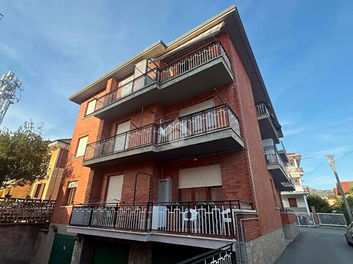 Appartamento bilocale in vendita in Via Vittorio Veneto, Lanzo Torinese