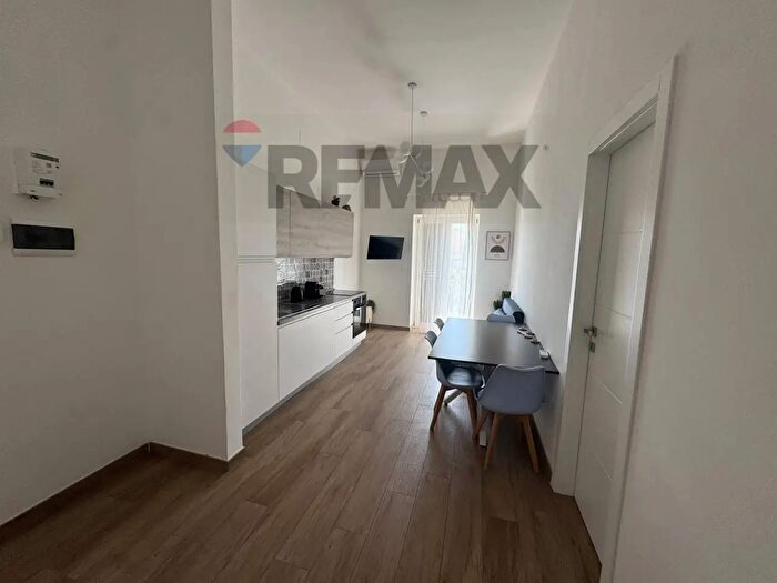 Appartamento trilocale in vendita in Via Nizza, Bari