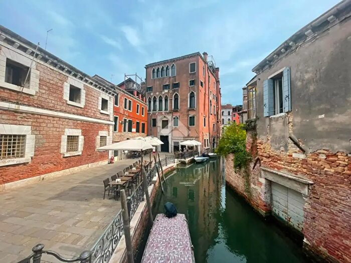 Appartamento bilocale in vendita in Sestiere Castello, Venezia