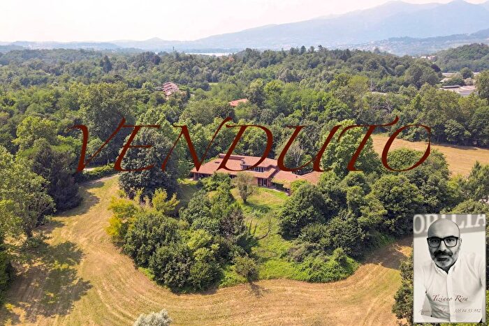 Casa con 9 locali in vendita in Via Brianza Bosisio Parini, Bosisio Parini