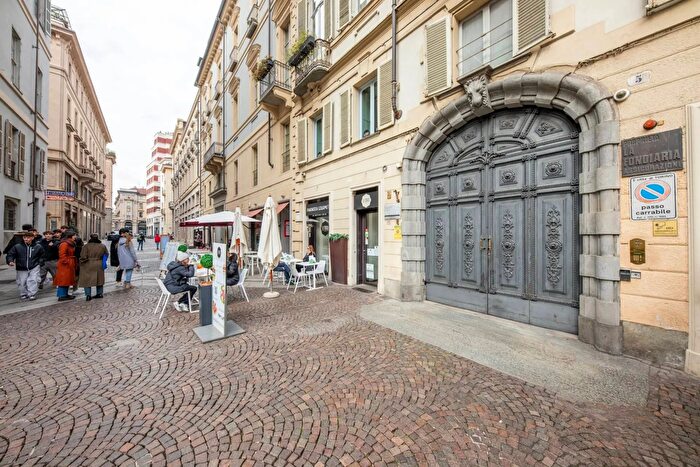 Appartamento bilocale in vendita in Via Cesare Battisti, Torino