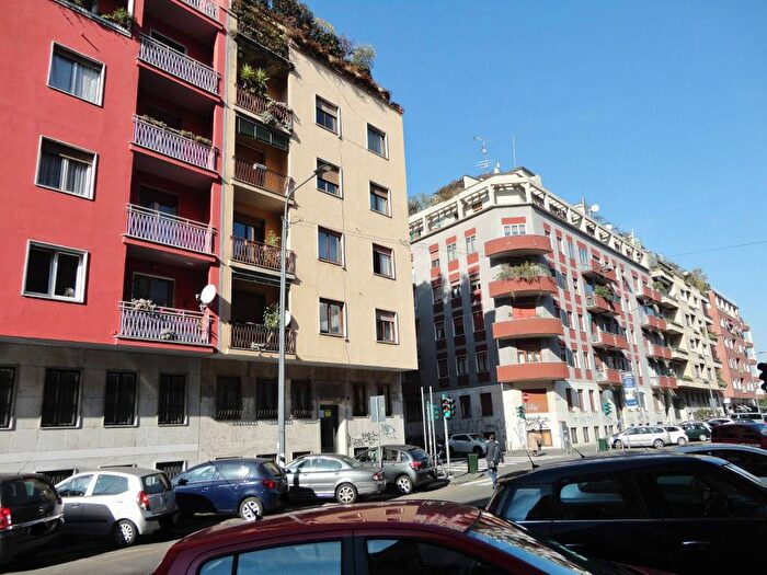 Appartamento bilocale in affitto in Via Emilio Morosini, Montenero, Milano