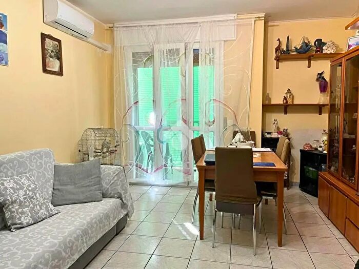 Appartamento trilocale in vendita in Via Eugenio Curiel, Corsico