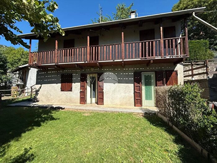 Casa quadrilocale in vendita in Borgata Carrello Superiore, Rubiana