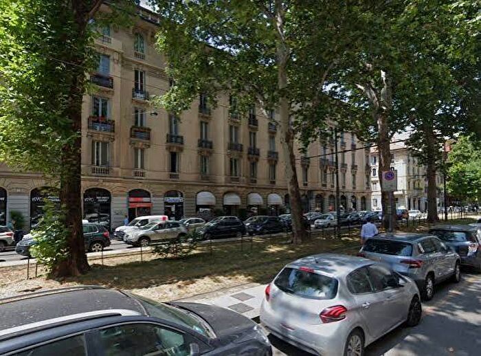 Appartamento trilocale in affitto in Viale Premuda, Piave Tricolore, Milano