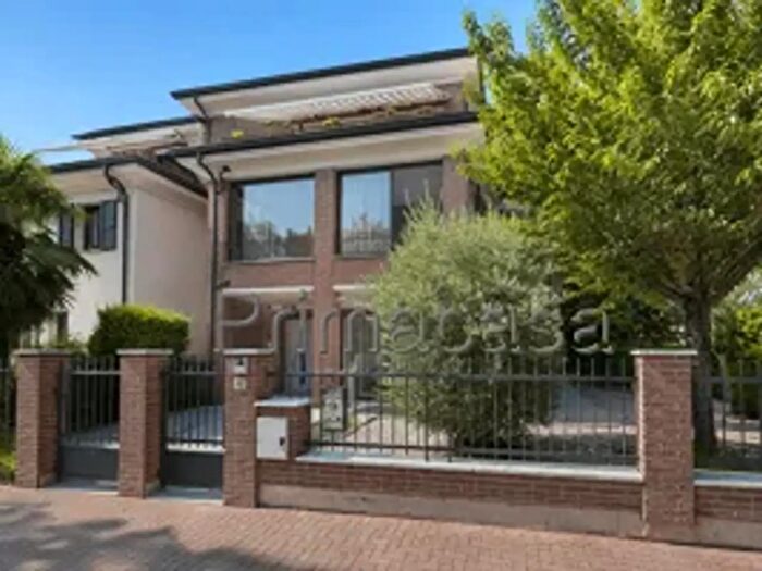Casa monolocale in vendita in Via Giliberti, Carpi