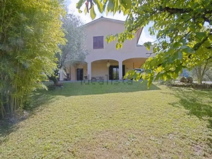 Casa con 10 locali in vendita in Via Poggio alla Croce, Figline e Incisa Valdarno