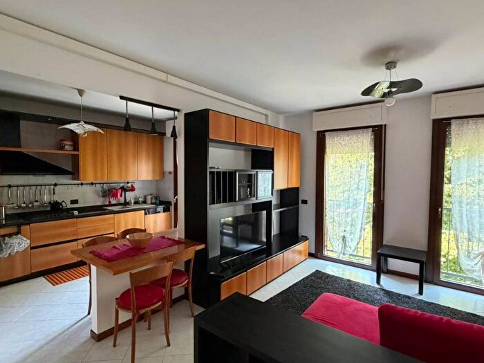 Appartamento trilocale in affitto in Via Spilamberto, Centro, San Donato Milanese