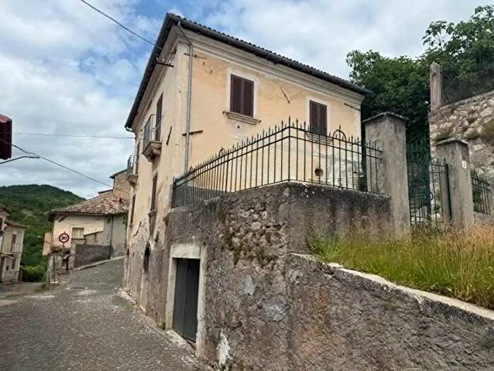 Appartamento quadrilocale in vendita in Via Ressifossa, Magliano De' Marsi