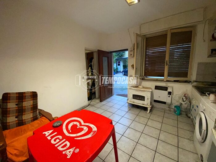 Appartamento bilocale in vendita in Via Giuseppe Garibaldi, Osio Sotto