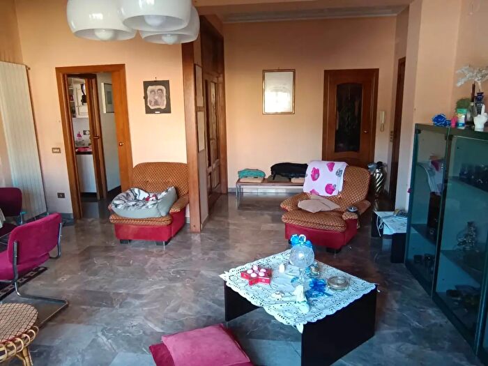 Appartamento con 5 locali in vendita in Via Trento, Salerno