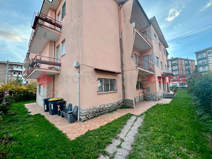 Appartamento trilocale in vendita in Via Simeoni, Rieti