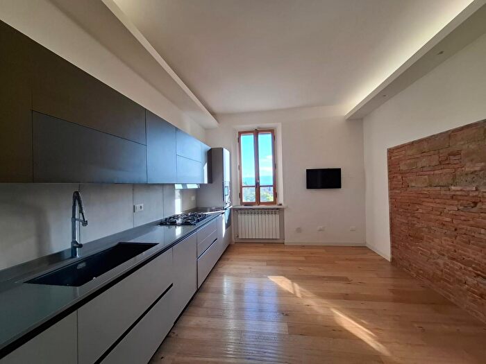 Casa con 8 locali in vendita in Fucecchio