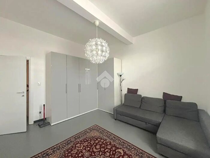 Appartamento trilocale in vendita in Via Sapri, Genova
