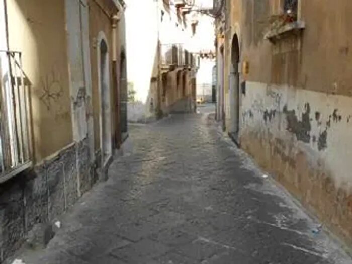 Appartamento bilocale in vendita in Via Tono, Acireale