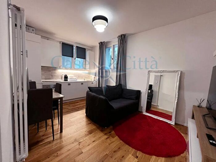 Appartamento bilocale in affitto in Via Capecelatro, Milano