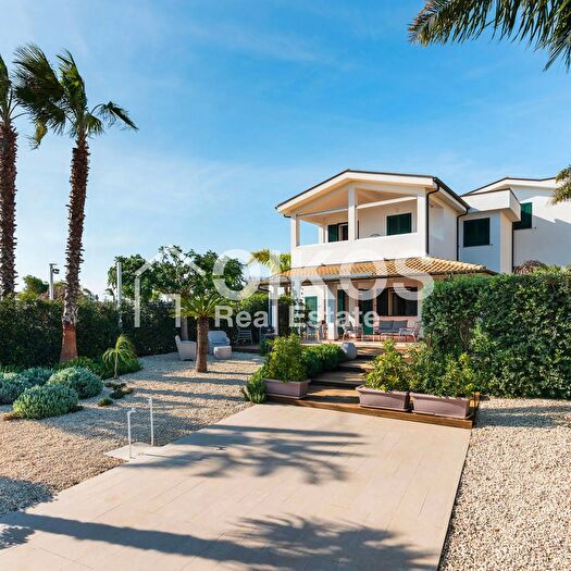 Casa trilocale in vendita in Cda Reitani, Noto