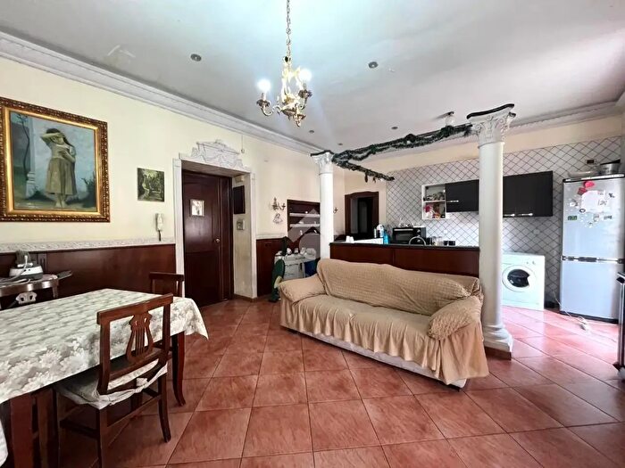 Appartamento trilocale in vendita in Via Bernardino Telesio, Napoli