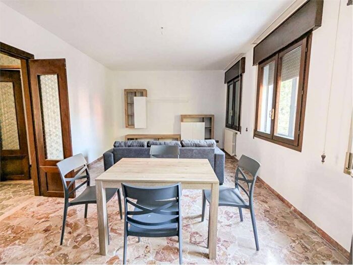 Appartamento con 6 locali in affitto in via Tasso, Mestre, Venezia