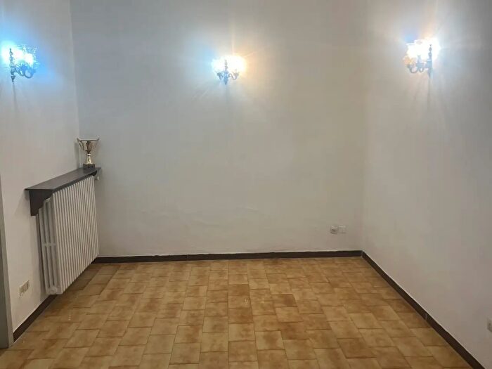 Casa con 7 locali in vendita in Agliana