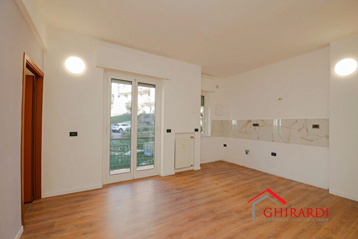 Appartamento con 5 locali in vendita in Via Murtola, Genova