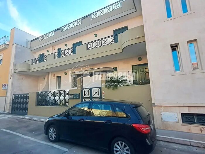 Casa quadrilocale in vendita in Via Diaz, Adelfia