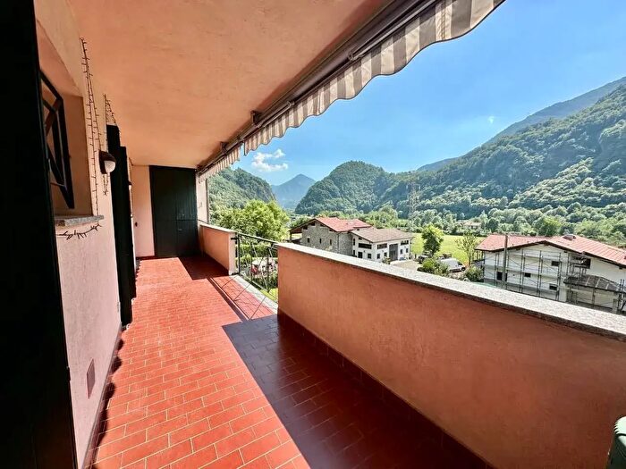 Appartamento trilocale in vendita in Via alla Fucinetta c, Introbio