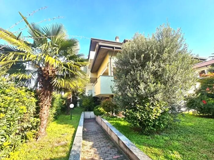 Appartamento trilocale in vendita in Parabiago