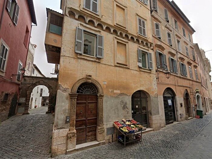 Appartamento con 6 locali in vendita in Strada Vittorio Emanuele, Centro, Anagni