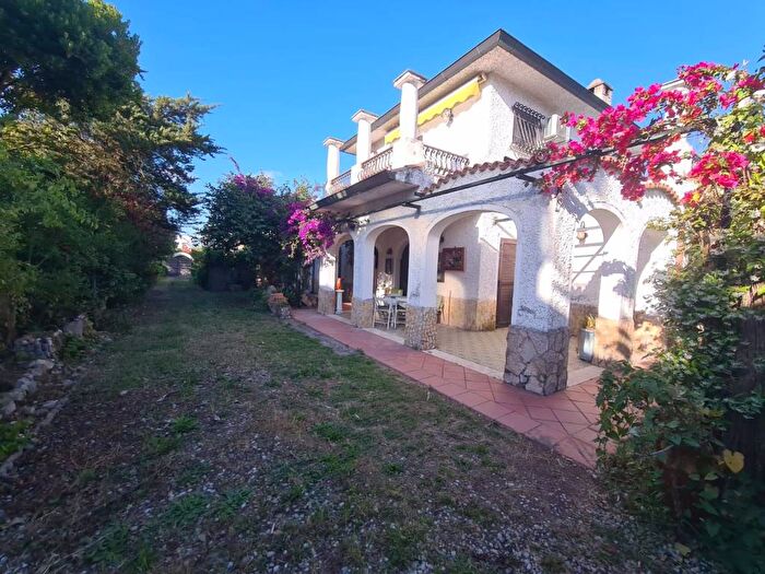 Casa con 6 locali in affitto in Viale Principe Stanislao Poniatowski, Centro, San Felice Circeo