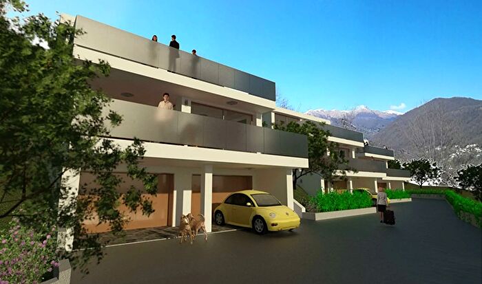 Casa con 5 locali in vendita in Cadegliano Viconago