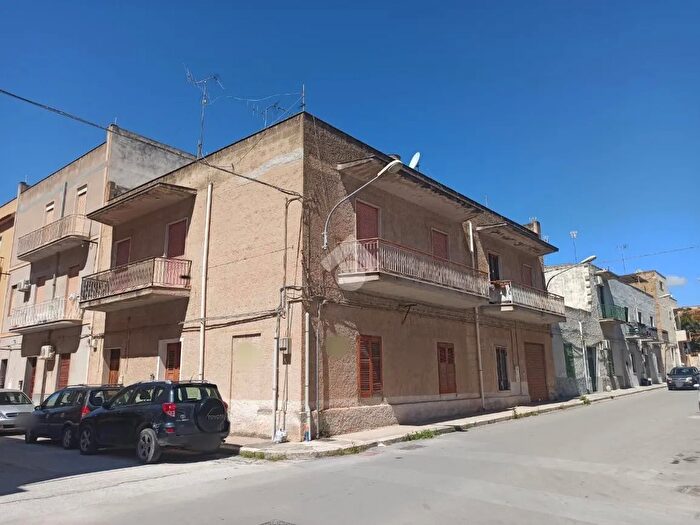Casa con 8 locali in vendita in Via Francesco Cancemi, Mazara Del Vallo
